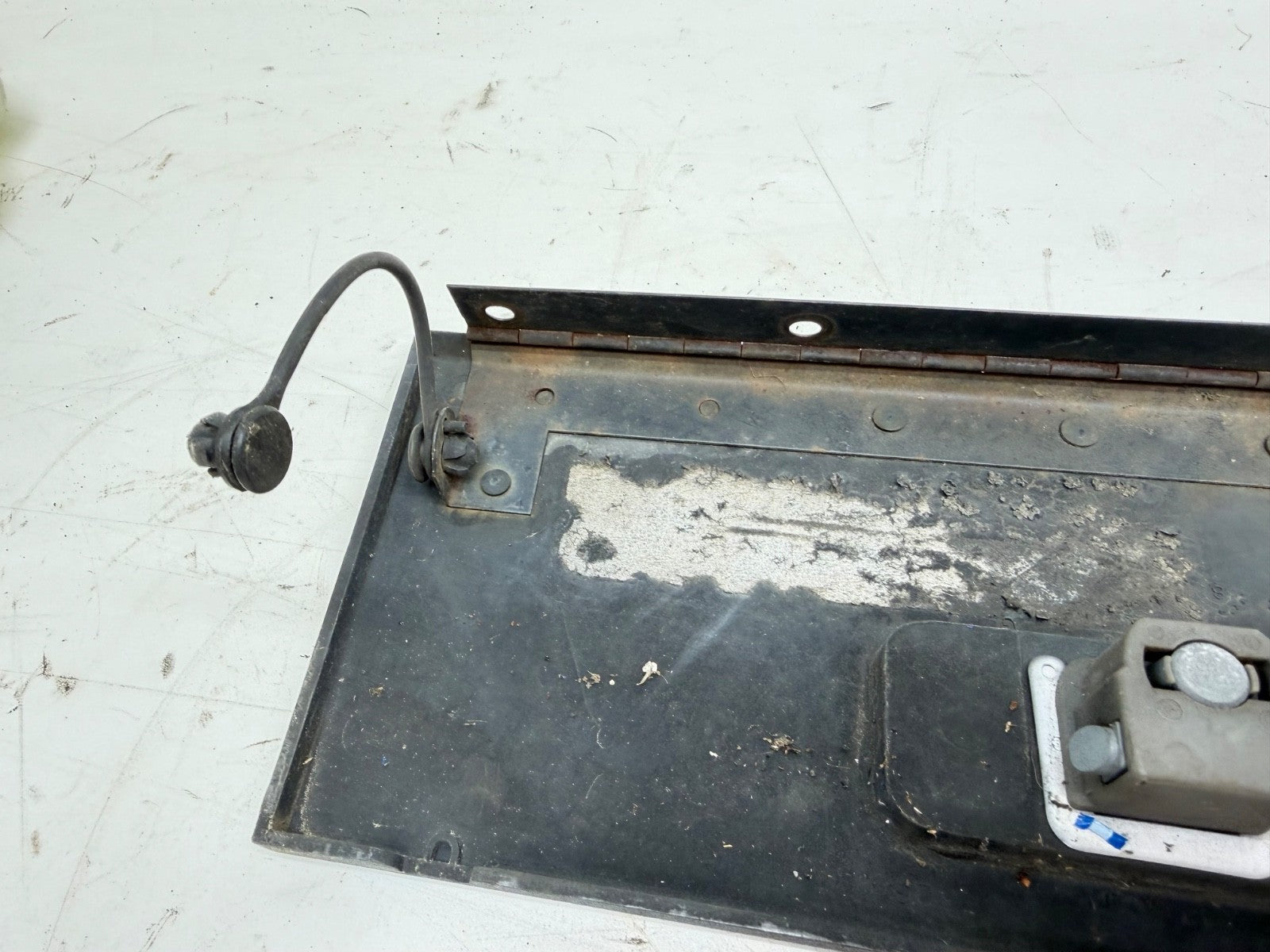 Jeep Wrangler YJ 87-95 OEM Black Glove Box Glovebox Door Factory OEM Latch Hinge