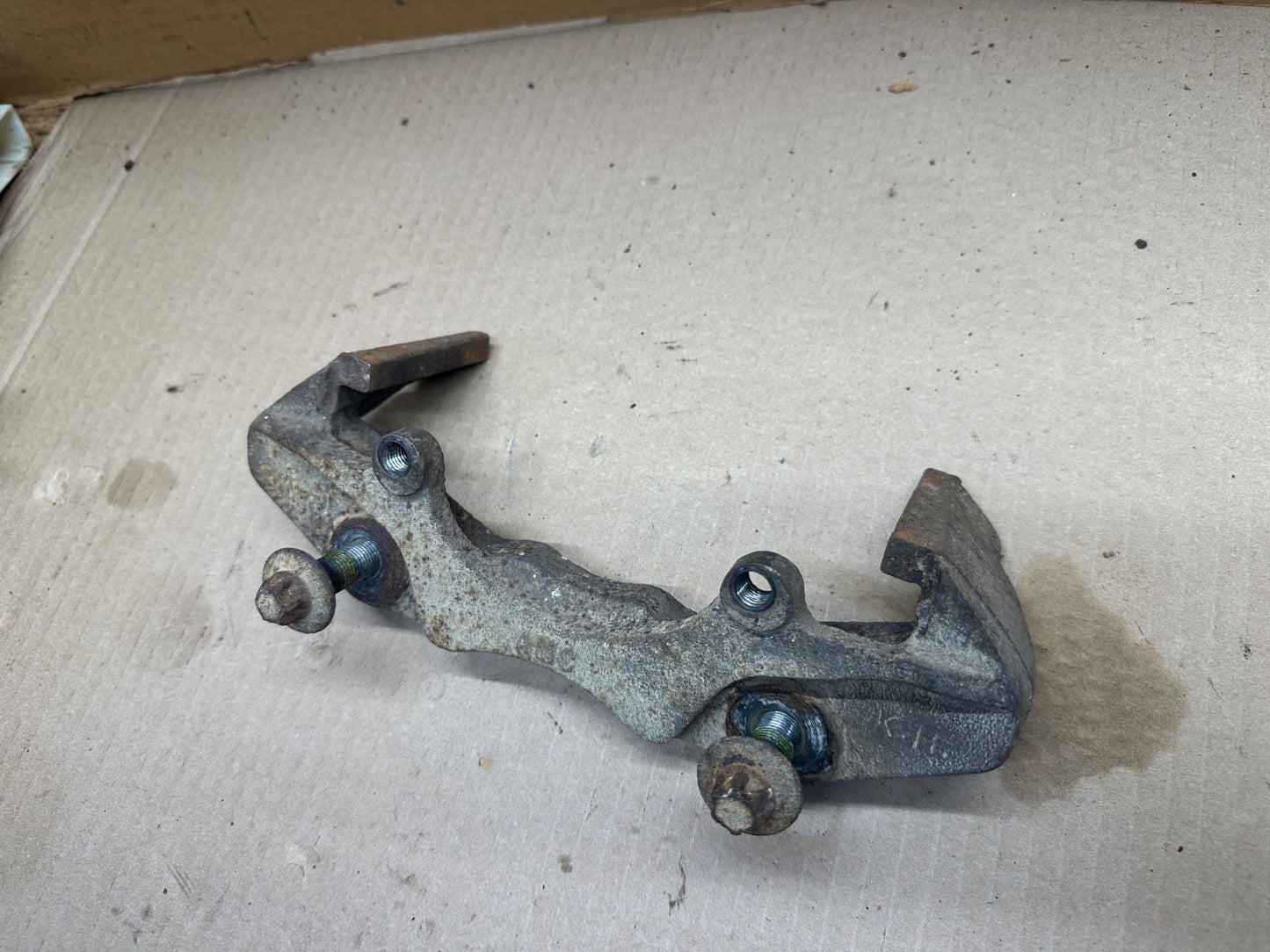 Jeep Wrangler YJ 87-89 Dana 30 Front Caliper Brake Mounting Bracket Left Right
