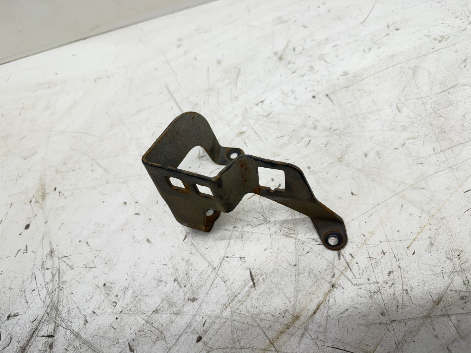 91-02 Jeep Wrangler TJ 4.0 L Throttle Cable Bracket Kickdown Mount OEM Factory