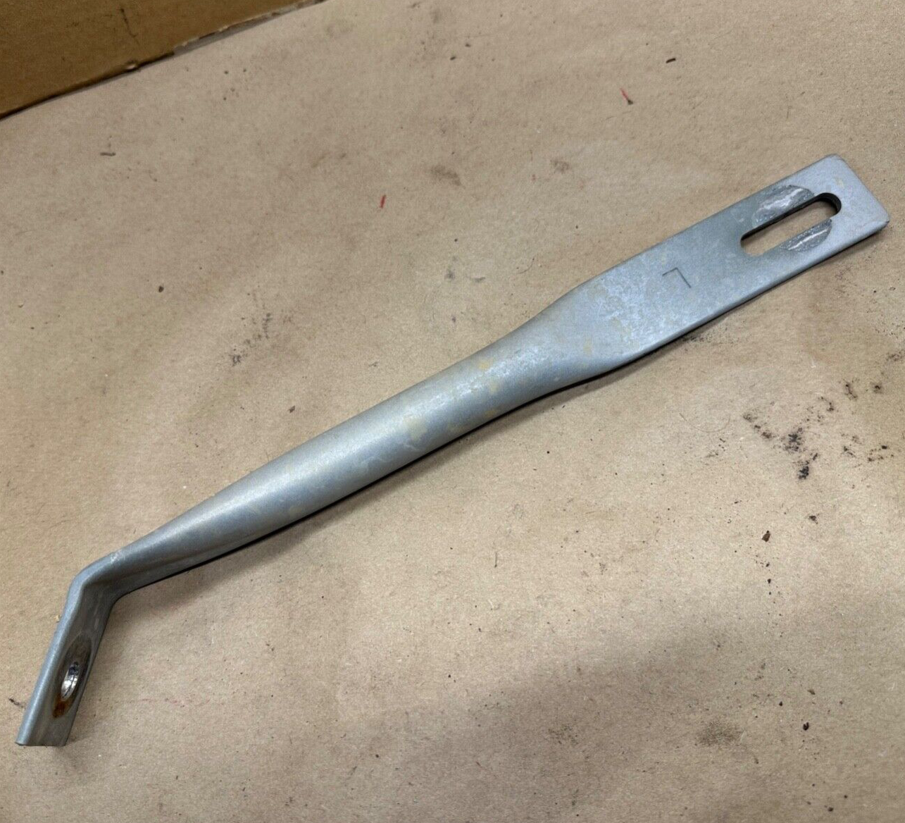 2007-2011 Ford Crown Victoria Left Front Fender Support Bracket Brace OEM Vic LF