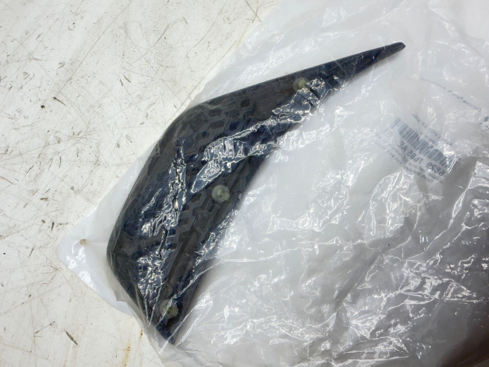 Genuine Mopar Front Fender Air Outlet Left 68297665AE Jeep OEM Factory Vent OE