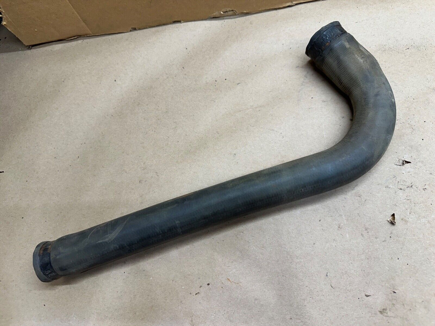 1991 Jeep Wrangler YJ 2.5L OEM Mopar 52003911 Upper Radiator Hose 1992 91 92 Rad