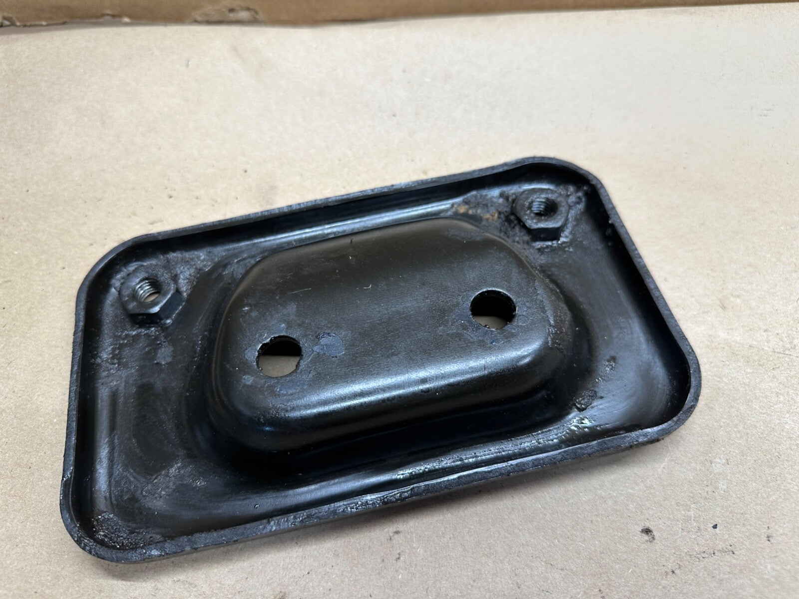 87-01 Jeep Cherokee XJ AW4 Automatic Transmission Exhaust Mount Bracket 2wd
