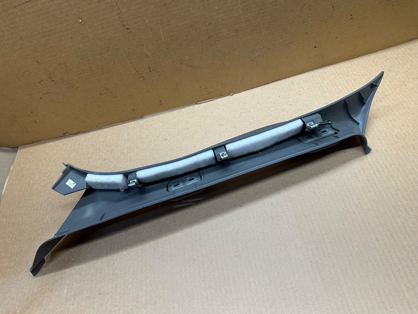 03-07 Ford F250 F350 RH Right Passenger A-Pillar Trim Grab Handle Gray OEM Grey