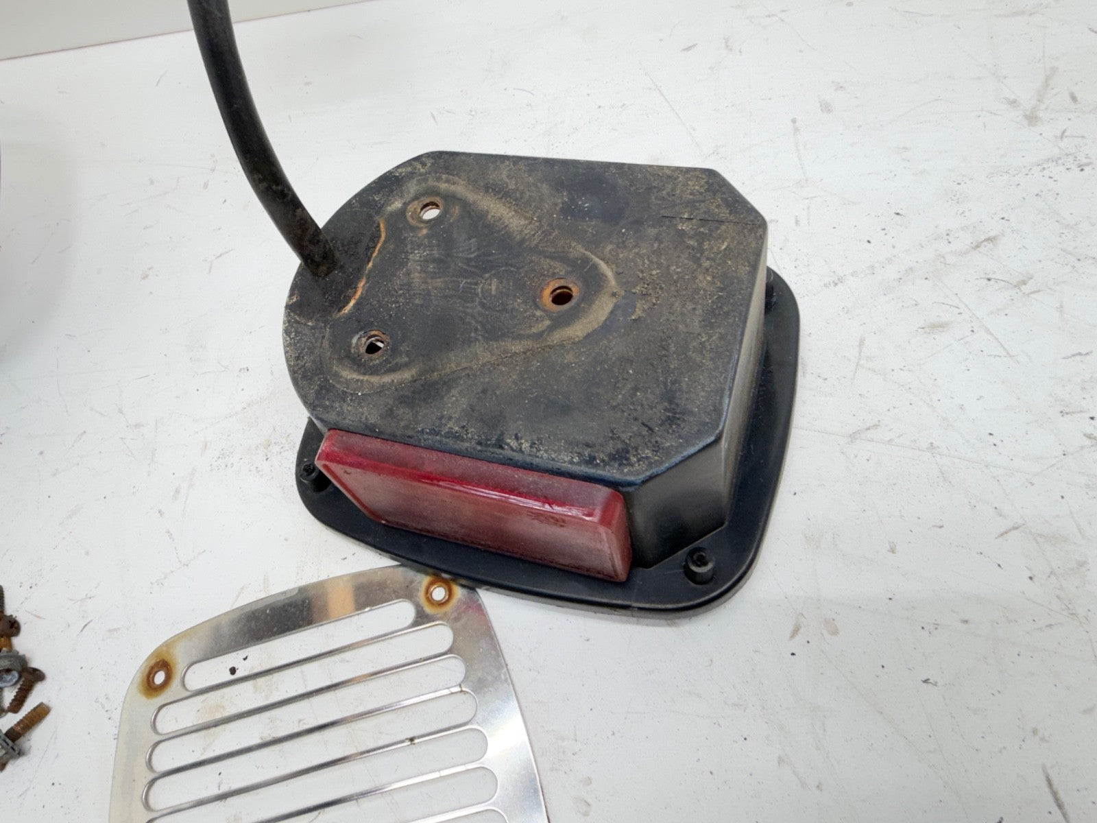 92-95 Jeep YJ Wrangler Tail Light Taillight Driver Passenger light Lights OEM