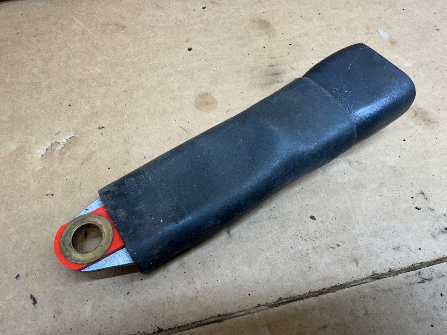 1996-2000 Dodge Caravan Voyager  Seat Belt Front Bucket Seat Passenger Buckle