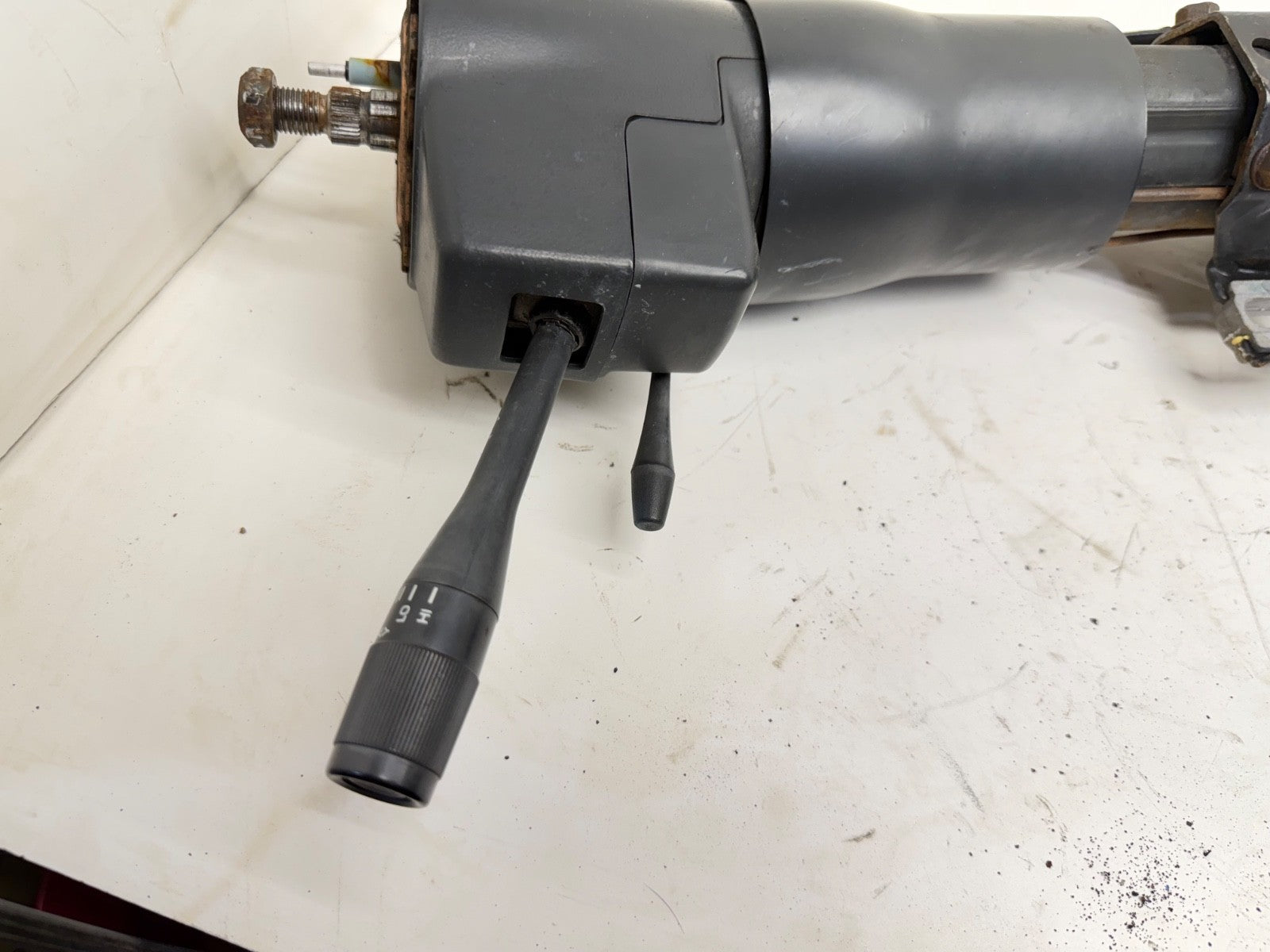 Jeep Wrangler YJ 87-95 Gray Standard Tilt Steering Column  w/Key Manual
