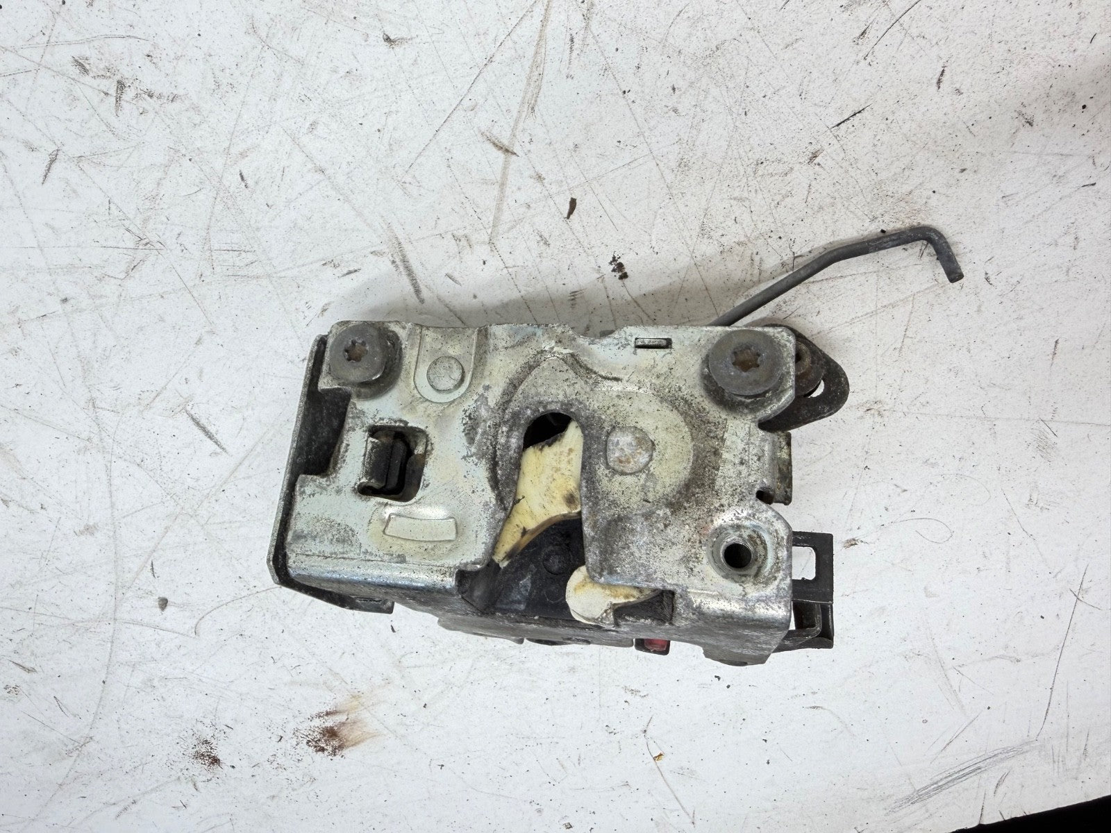 84-96 Jeep Cherokee XJ Rear Passenger Right Door Latch