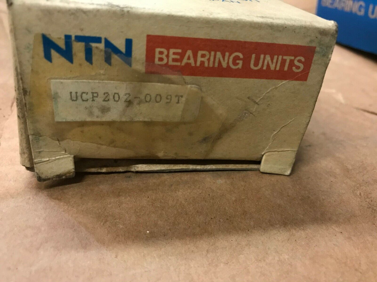 NTN ucp202-009t  BEARING Pillow block NEW IN BOX  ----  FAST FREE USPS SHIPPING