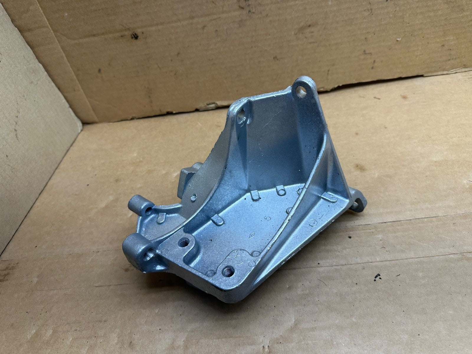 Jeep FSJ 4.2L  A/C Compressor Bracket OEM 3239470 4.2 L Air Mount A C J10 Waggy