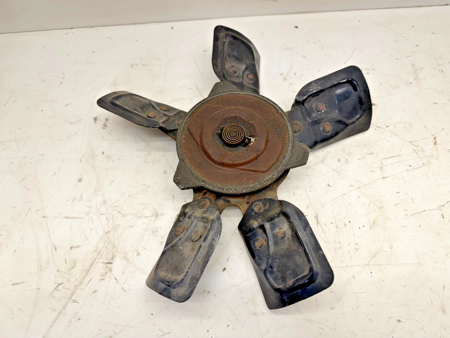 Jeep Wrangler YJ 92-95 2.5 L 4 cylinder Engine Cooling Fan clutch 2.5L Radiator