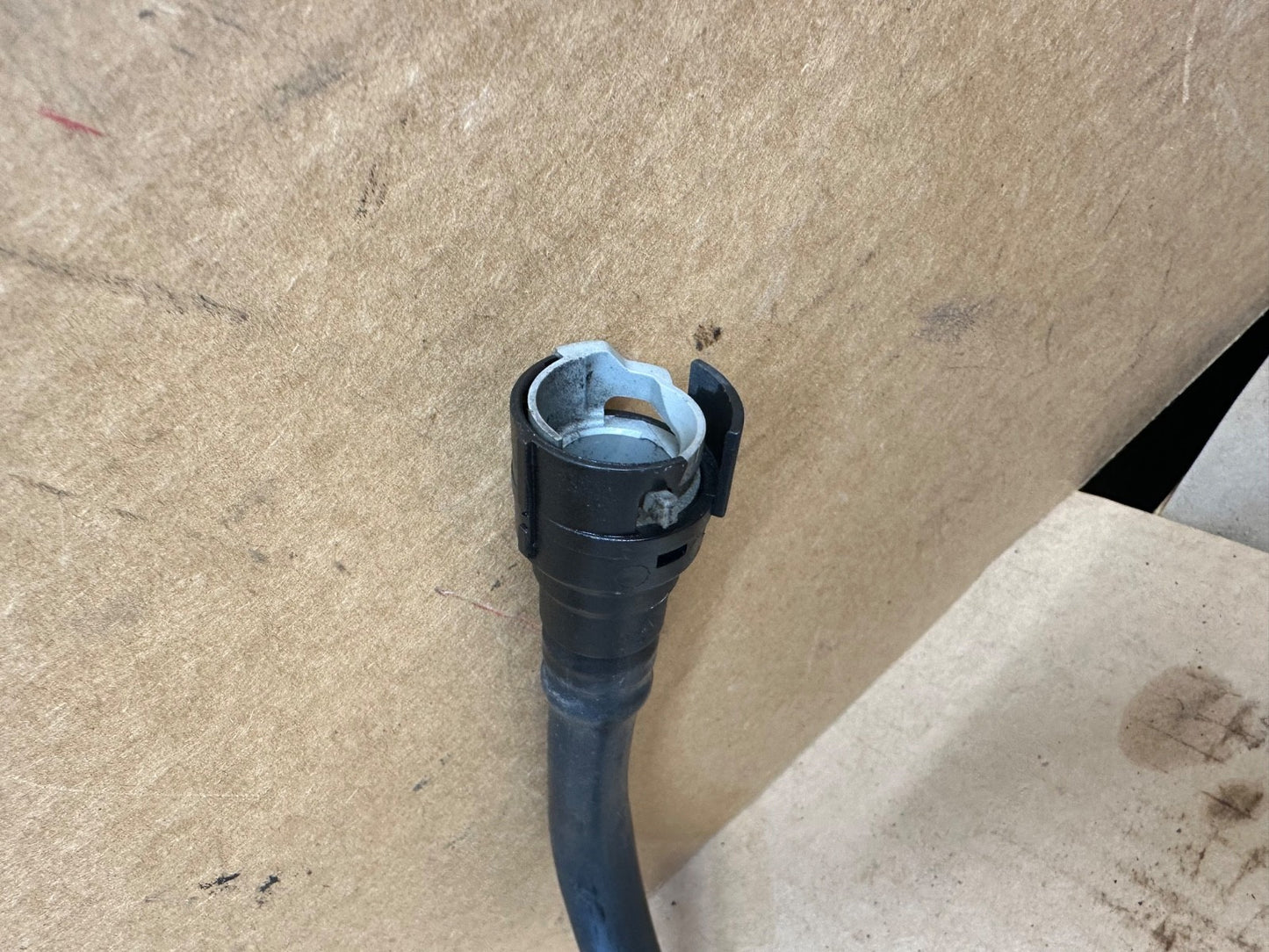 Hose Crankcase Vent Tube 08-13 Ford E-150  4.6 7C2E6758bd e150 e250 Van OEm