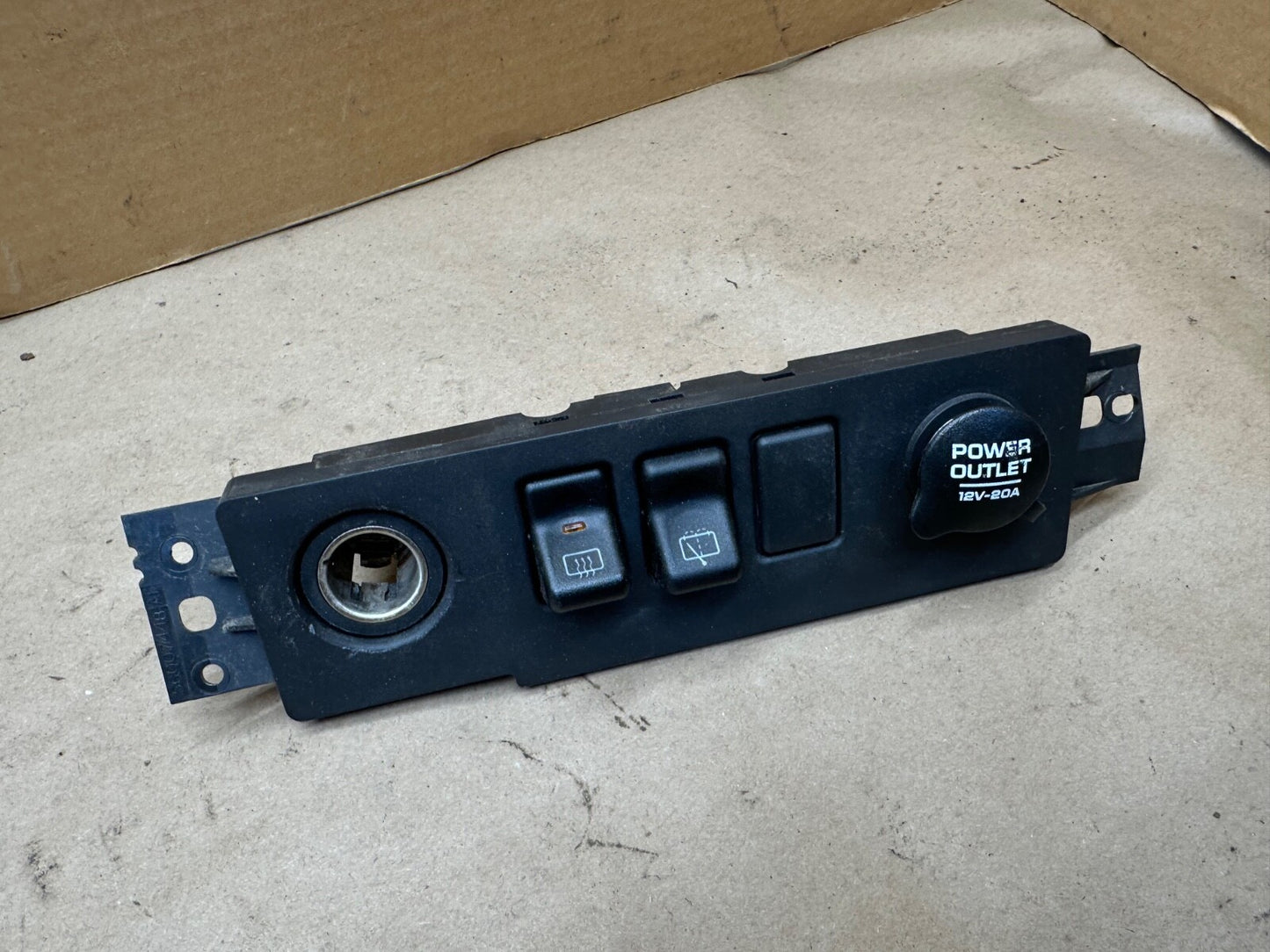 97-01 Jeep Cherokee XJ Dash Switch Panel Dash Defrost Rear Wiper 12v outlet OEM