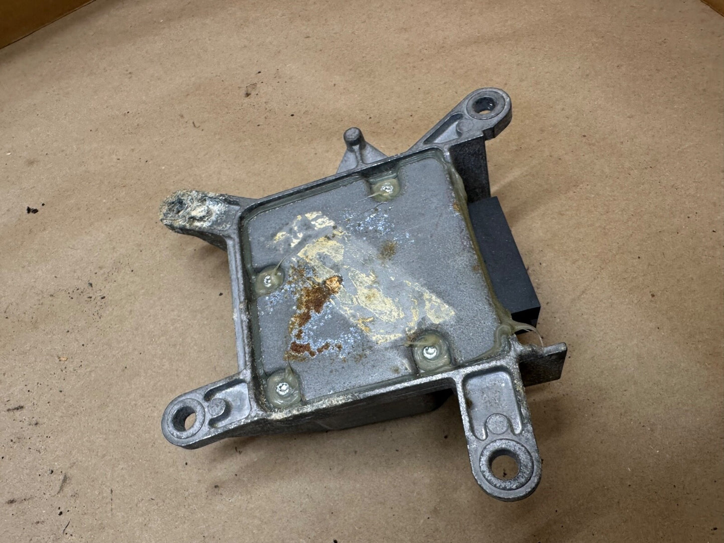 2004-2006 JEEP WRANGLER TJ Module Lower Middle Of Dash P56010533AA OEM 04 05 06