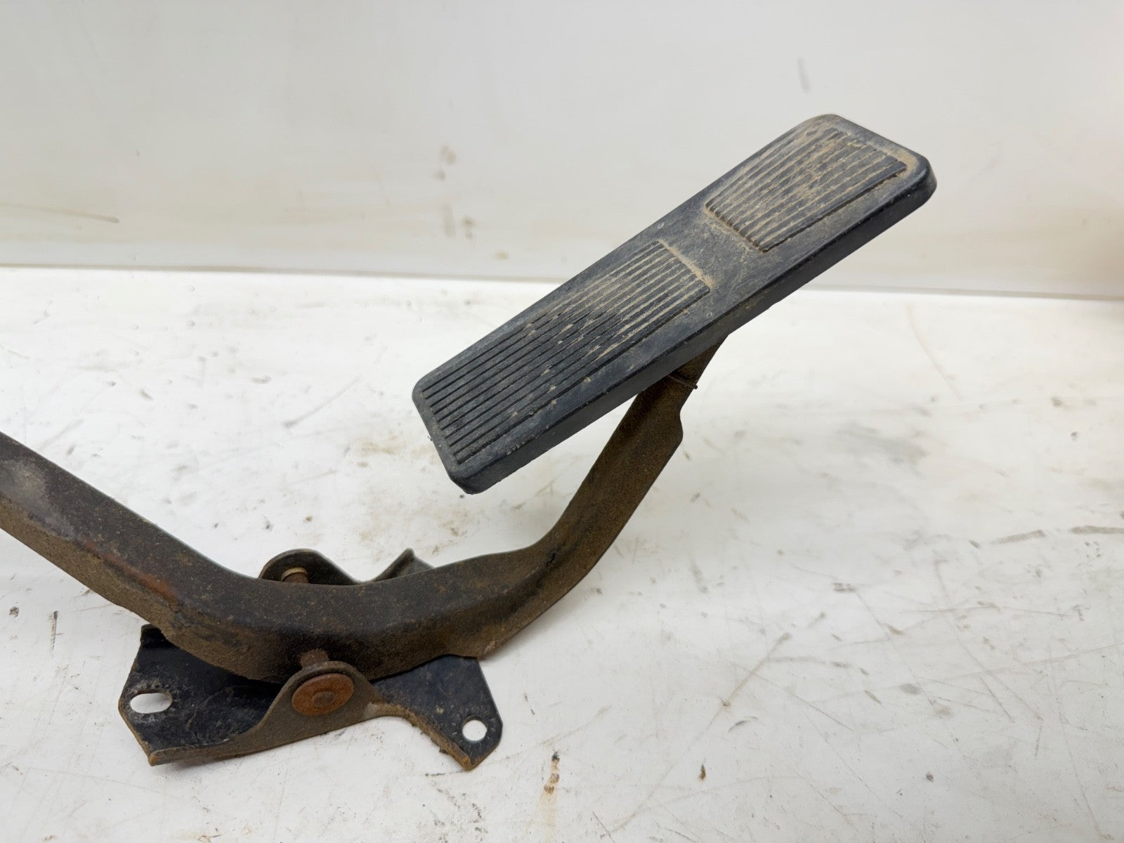 Jeep Wrangler YJ 87-95 Accelerator Gas Fuel Pedal Throttle Petal Spring OEM OE
