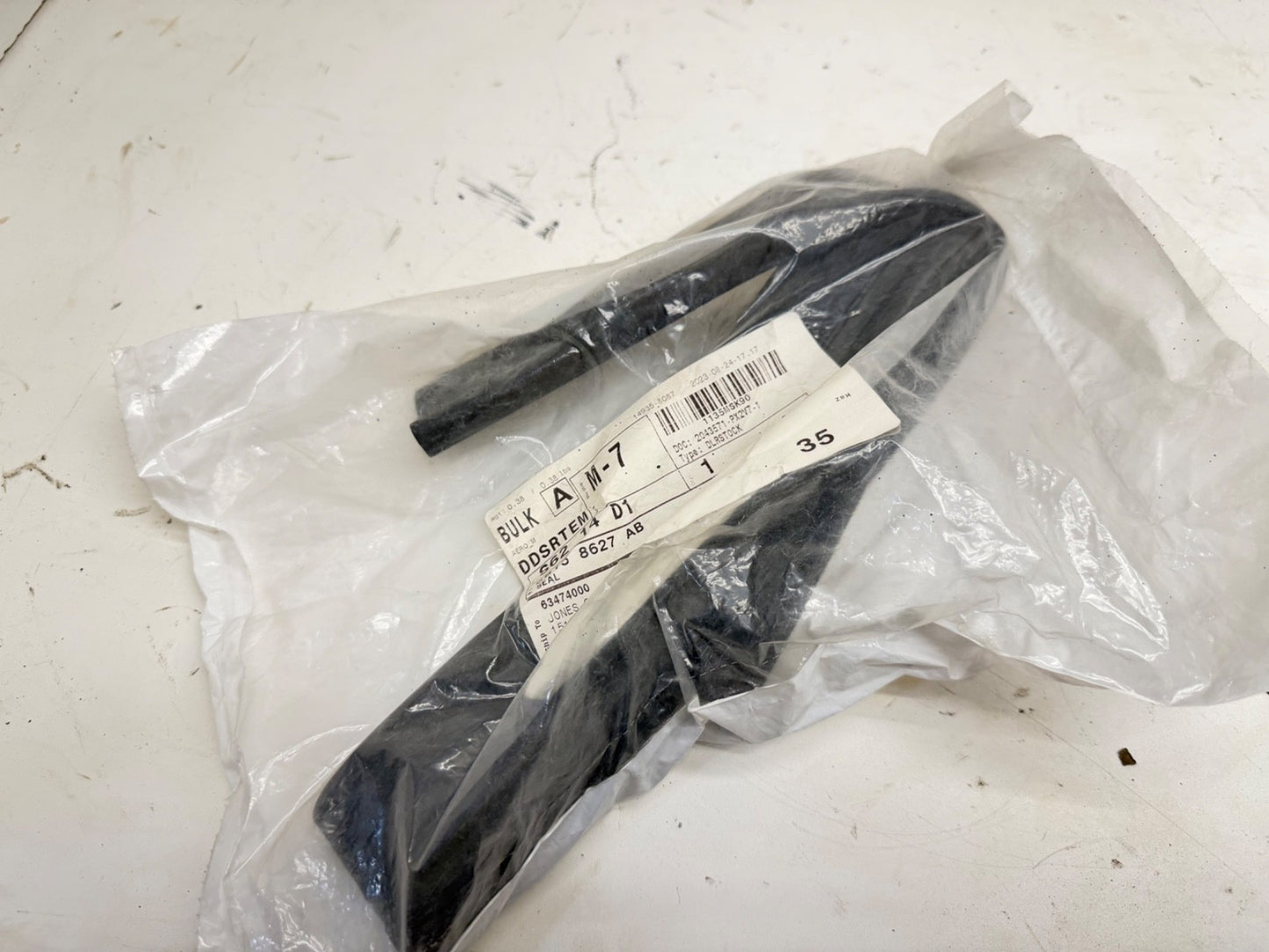 Hood Molding Trim Moulding  Passenger Right Side Hand 68158627AB for Ram 1500