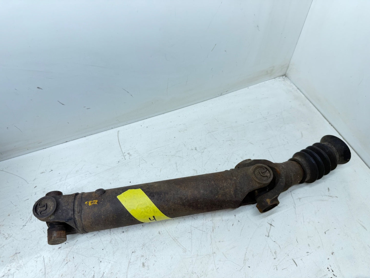 97-02 Jeep Wrangler TJ 13.5" REAR DRIVESHAFT 2.5L 4 CYL 5 Spd Drive Shaft 2.5 L