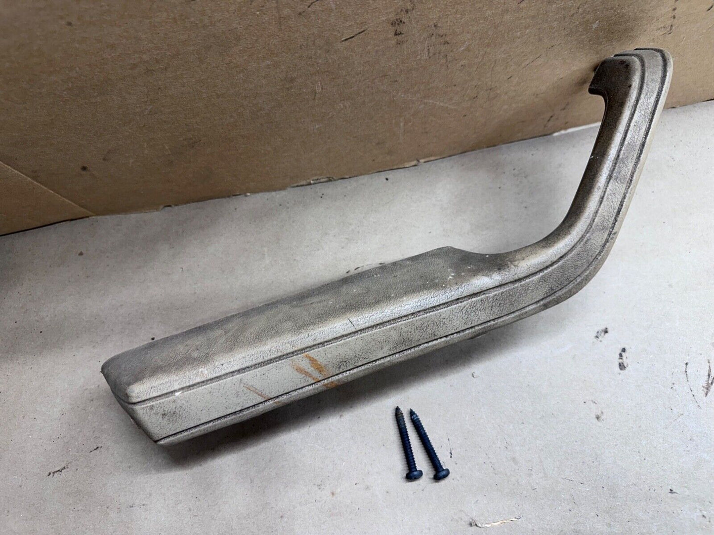 84-96 Jeep Cherokee XJ Tan Front Interior Door Handle Arm Rest Pull Left LF OEM