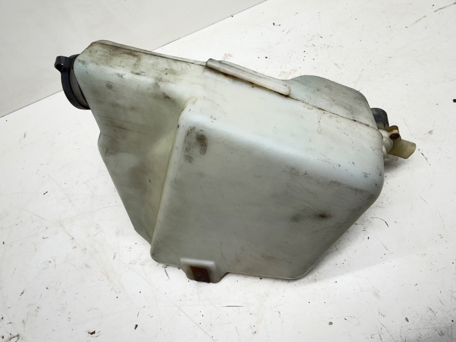 Jeep Wrangler YJ 91-95 Windshield Washer Fluid Reservoir Bottle 1 Single Pump OE