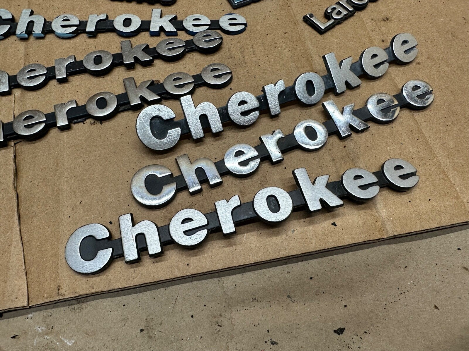 84-96 Jeep Cherokee XJ Fender Emblem Badge 8 Inch Metal OEM Sticker Toolbox ZJ