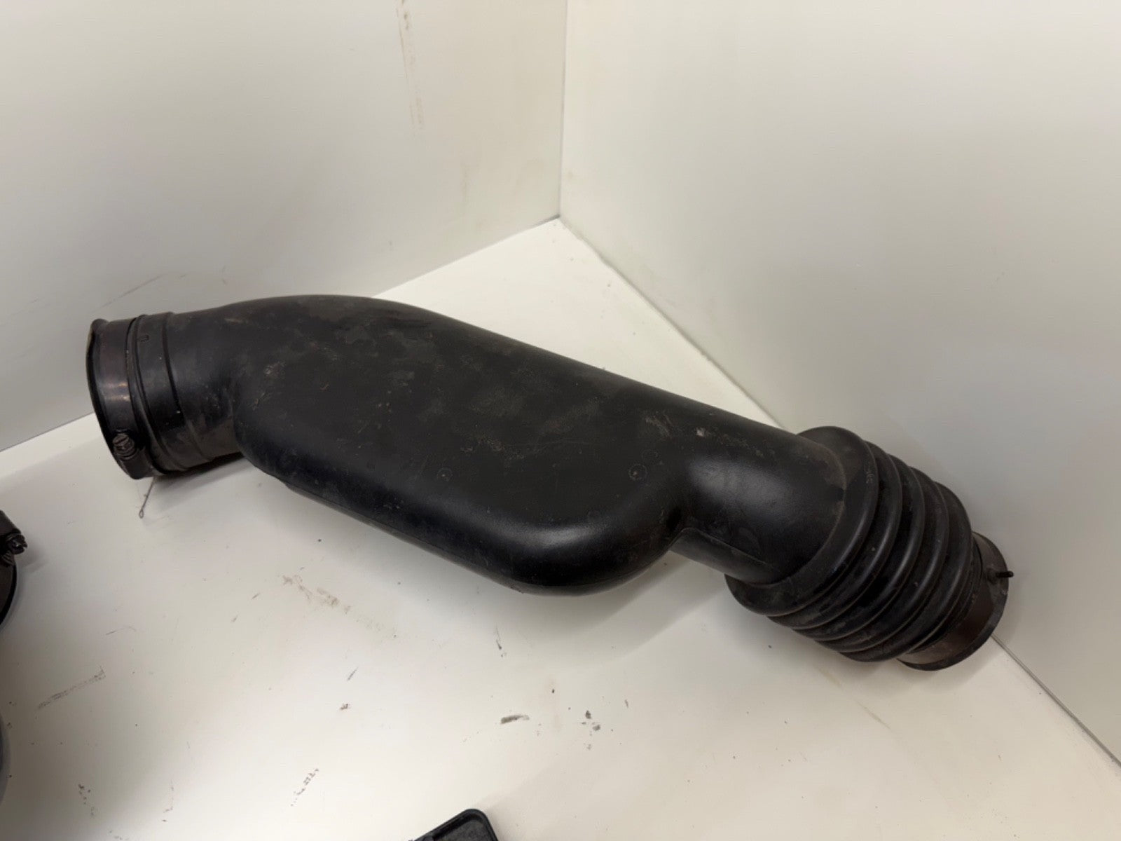 97-02 Jeep Wrangler TJ 2.5 Air Cleaner Filter Connector Tube Hose OEM Housing