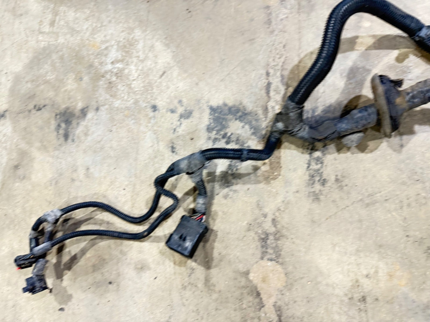 01 Jeep TJ Wrangler 4.0 2.5 L Engine Under Hood Fusebox Wire Harness 56010350AK