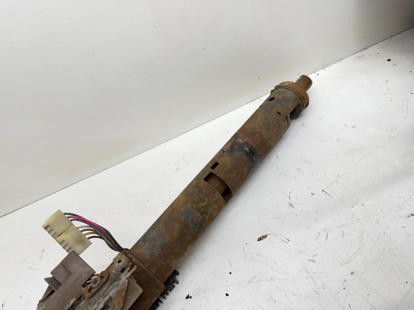 Jeep Wrangler YJ 87-95 Gray Standard Tilt Steering Column  w/Key Manual