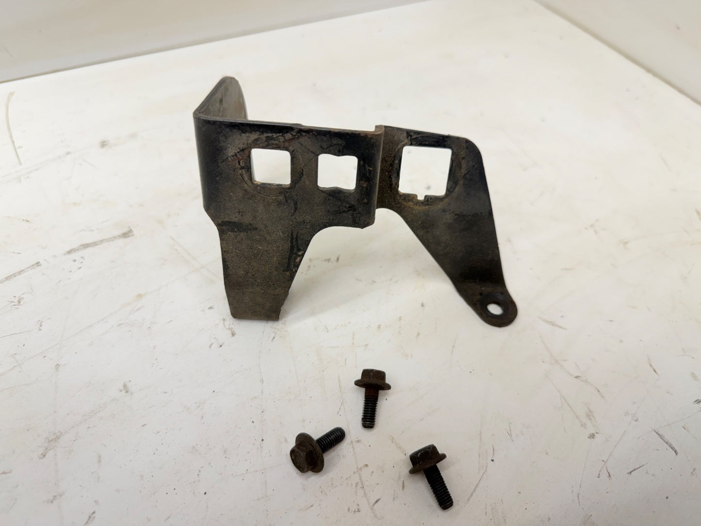 91-02 Jeep Wrangler TJ 4.0 L Throttle Cable Bracket 6 cylinder Mount OEM Factory
