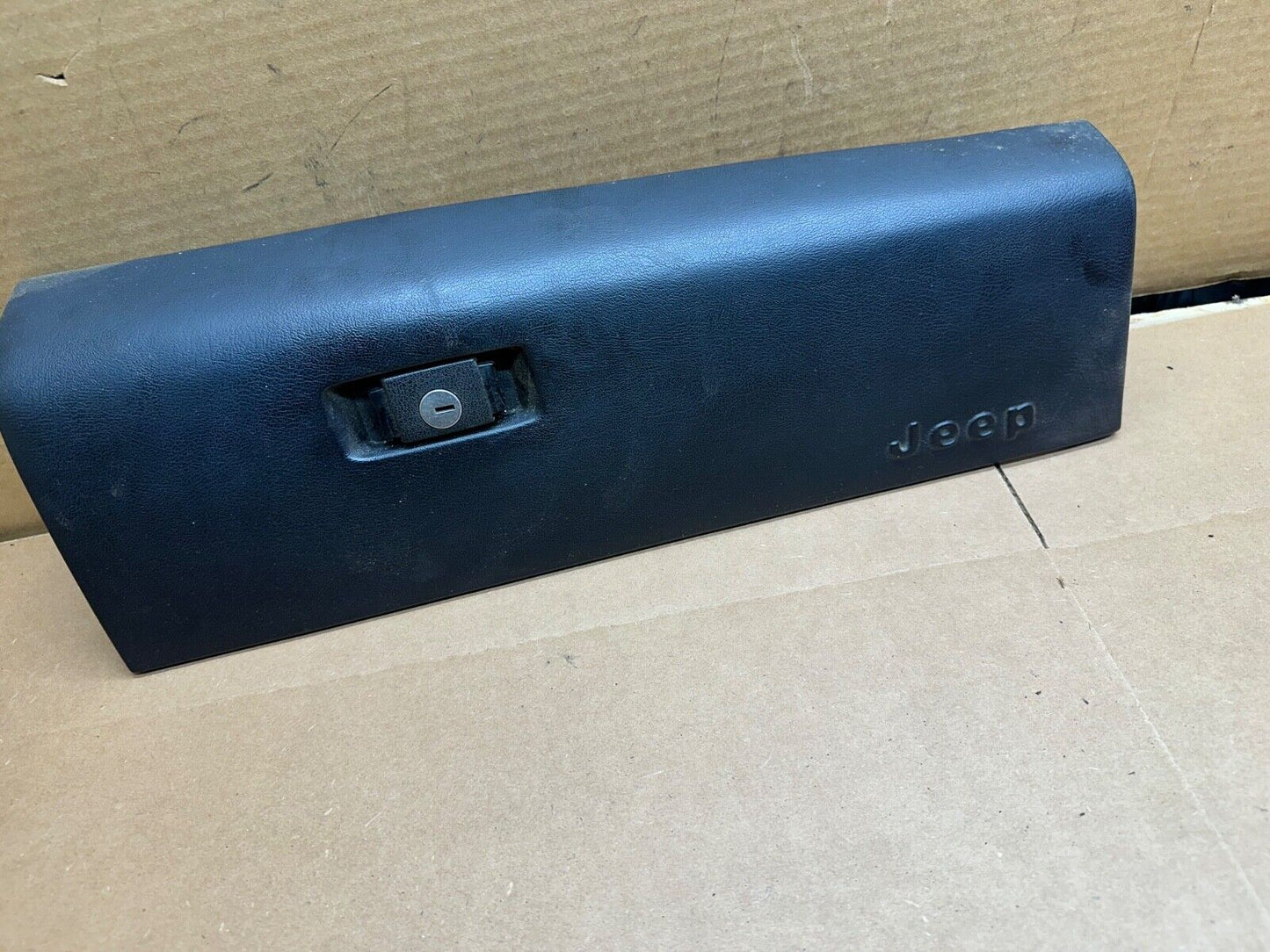 84-96 Jeep Cherokee XJ BLACK Glovebox Glove Box Door Factory OEM Dash Latch 87