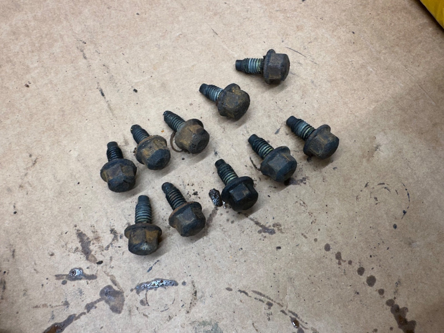 94-04 Ford Mustang Explorer 8.8 Differential Cover Bolts Bolt Set of 10 Factory