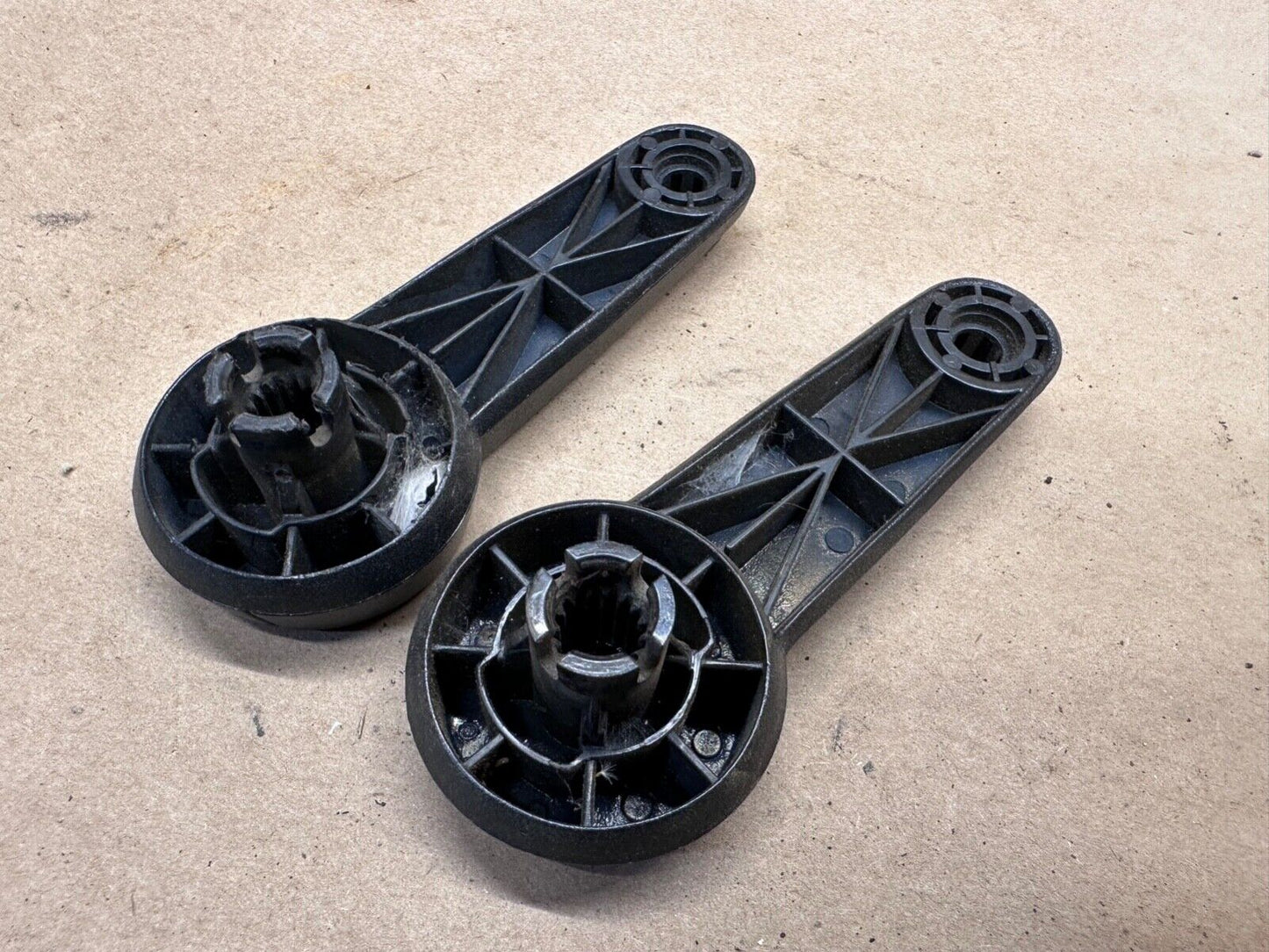 1984-1996 Jeep Cherokee XJ Comanche MJ PAIR L R Manual Window Crank BLACK Handle