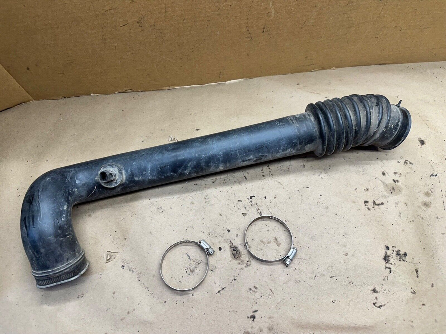 05-06 Jeep Wrangler TJ LJ 4.0 6 Cyl Air Cleaner Filter Tube Hose Connector 4.0L