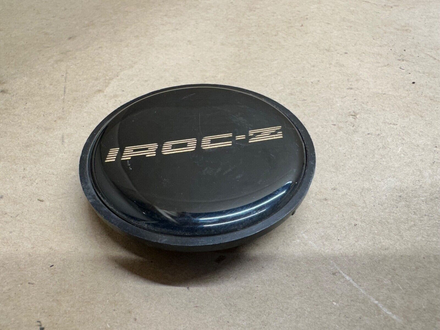 1985-1987 CHEVROLET CAMARO IROC-Z / Z28 OEM 16" WHEEL CENTER CAP 14068775 Chevy