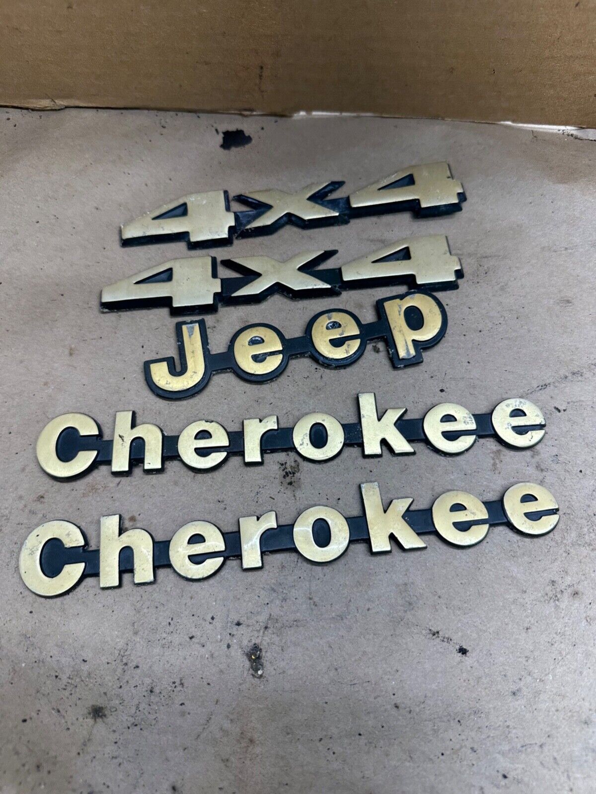 84-01 Jeep Cherokee XJ Fender Emblem Logo Name Plate Emblem Set GOLD LIMITED OEM