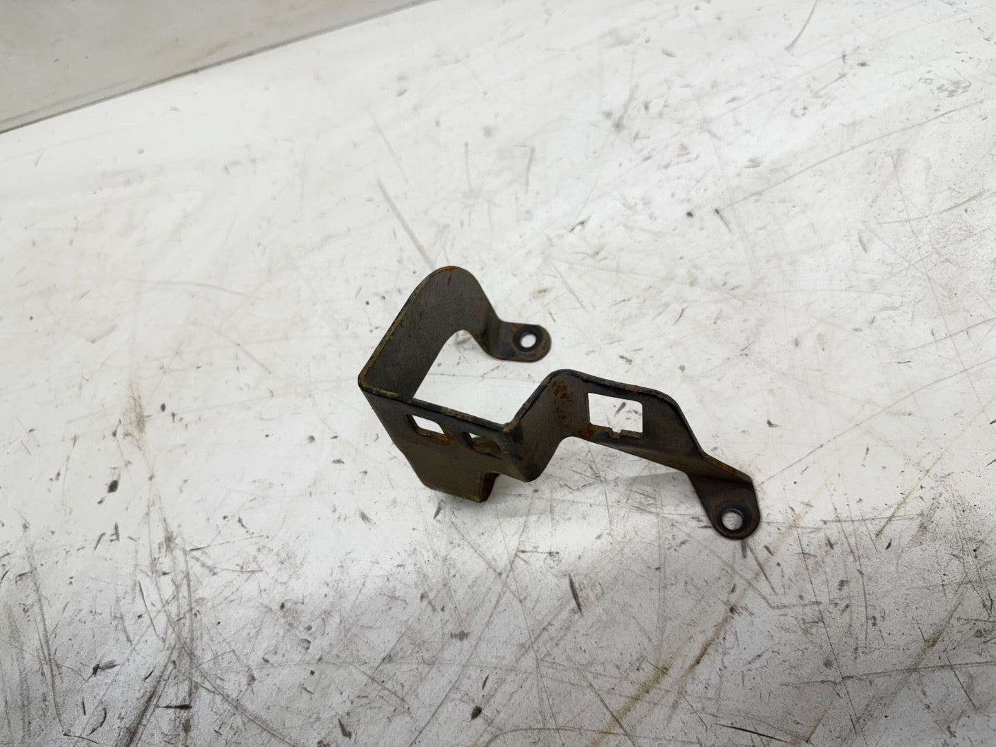 91-02 Jeep Wrangler TJ 4.0 L Throttle Cable Bracket Kickdown Mount OEM Factory