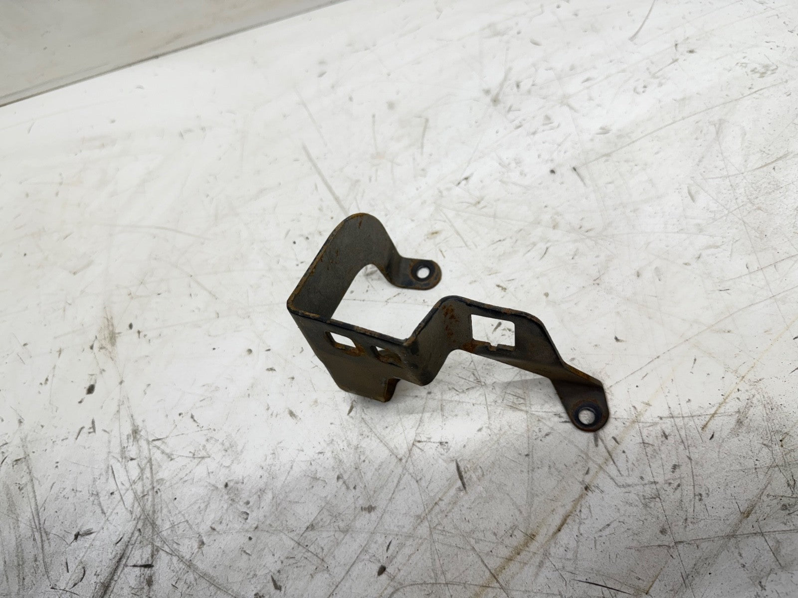 91-02 Jeep Wrangler TJ 4.0 L Throttle Cable Bracket Kickdown Mount OEM Factory