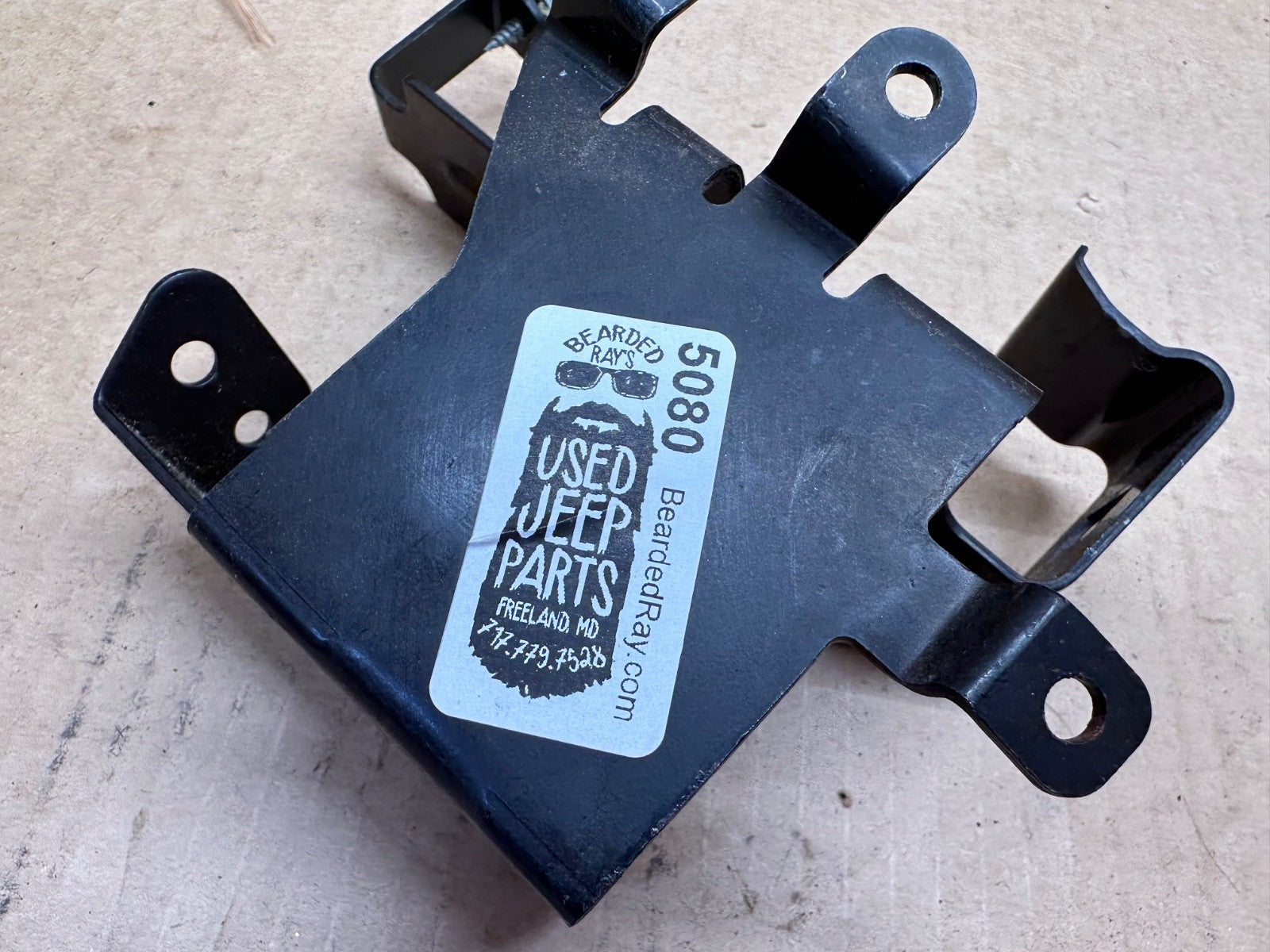 Jeep   Wrangler TJ 97-06 Under Dash Bulkhead Mount Bracket Factory 56019685AB OE