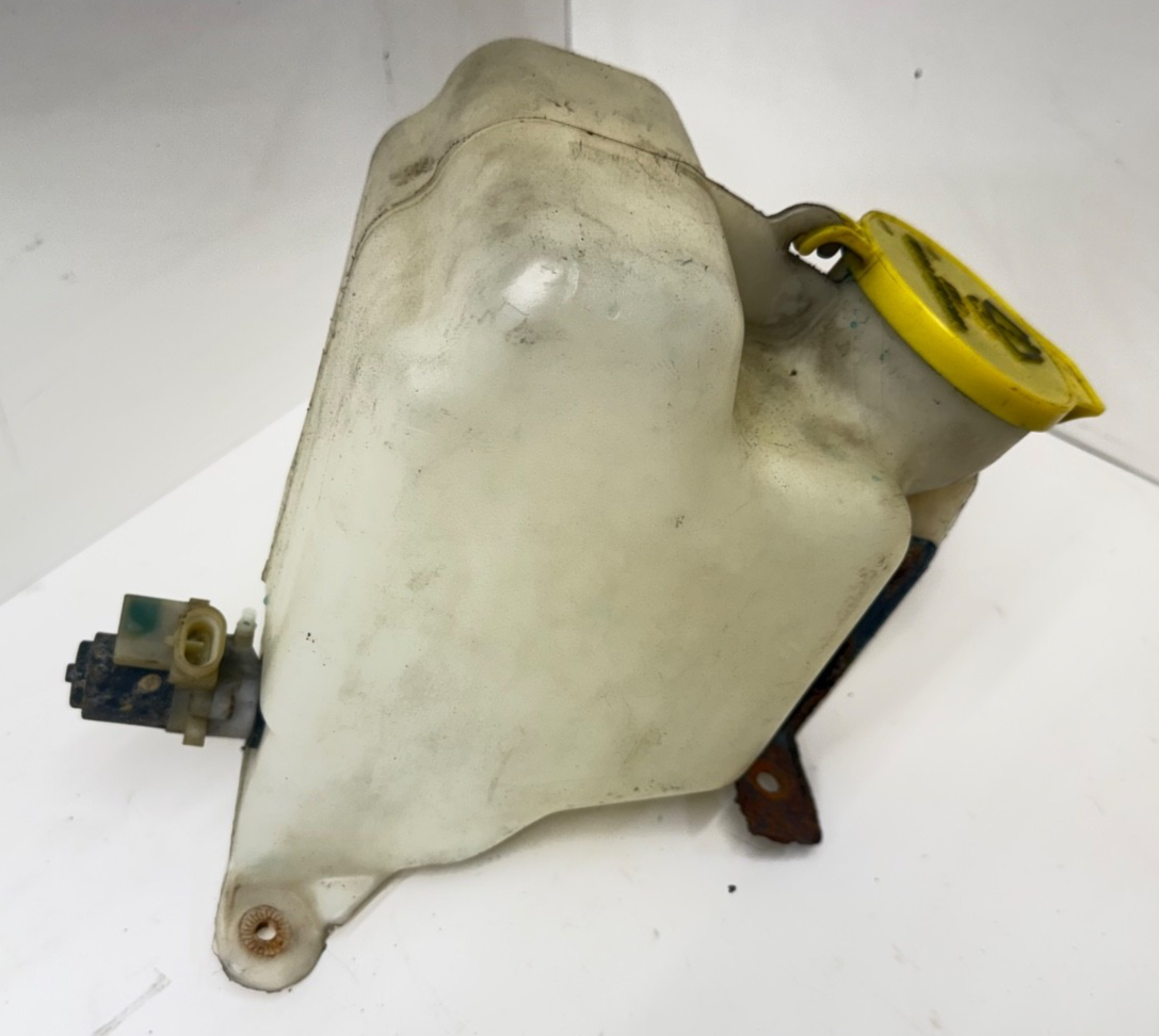 97-02 Jeep TJ Wrangler Single Pump Windshield Washer Reservoir Sprayer 55154804