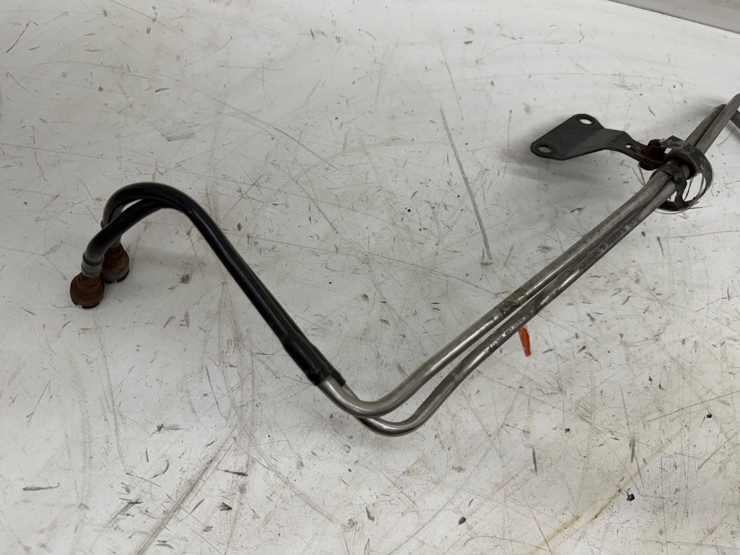 Jeep Wrangler YJ 91-95 4.0L 6 cylinder 4.0 Fuel Line Engine Rail Frame Gas Hose