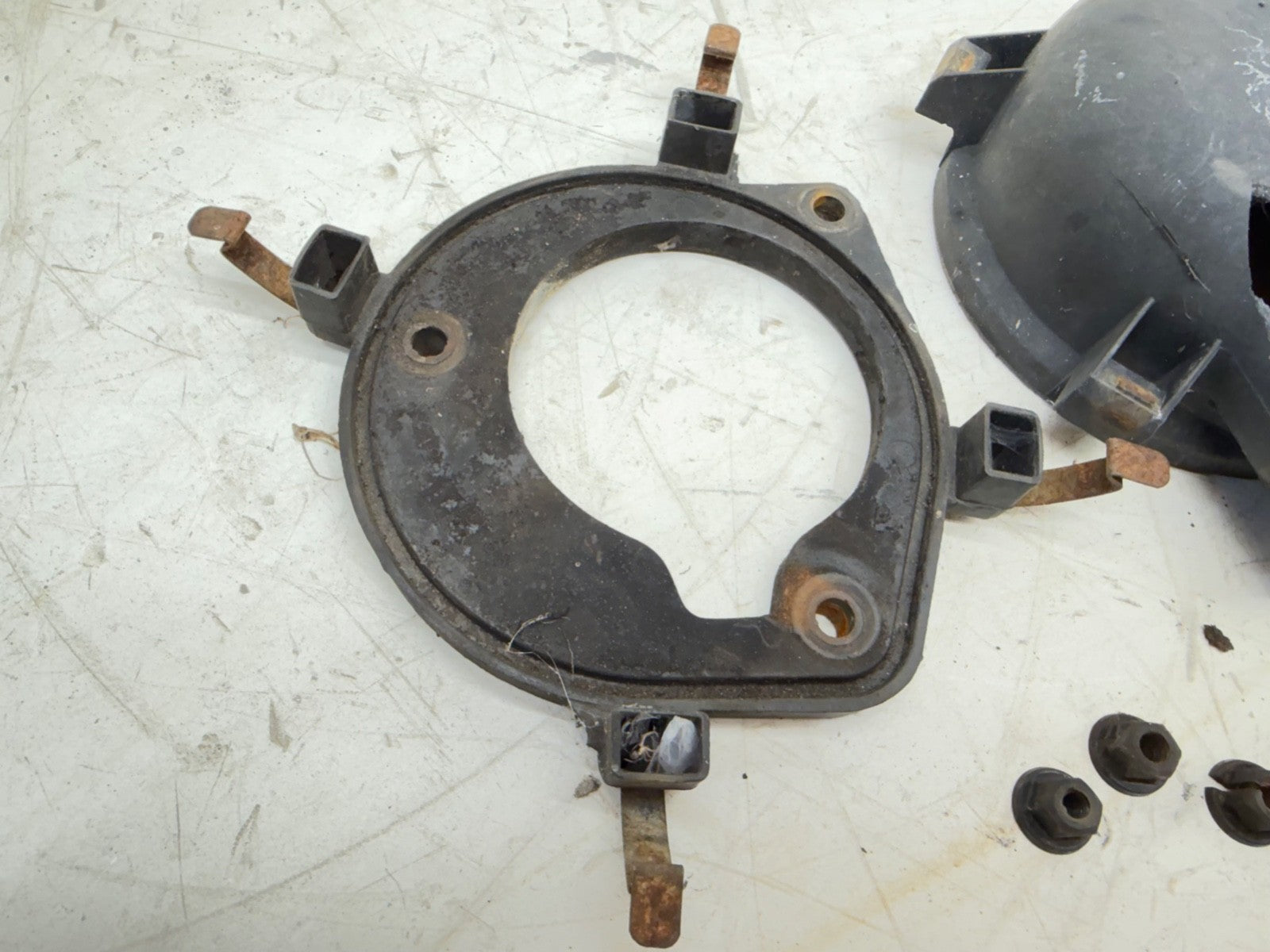Jeep Wrangler YJ 87-90 2.5 4 Cyl Air Cleaner Throttle Body Adapter 8953002851