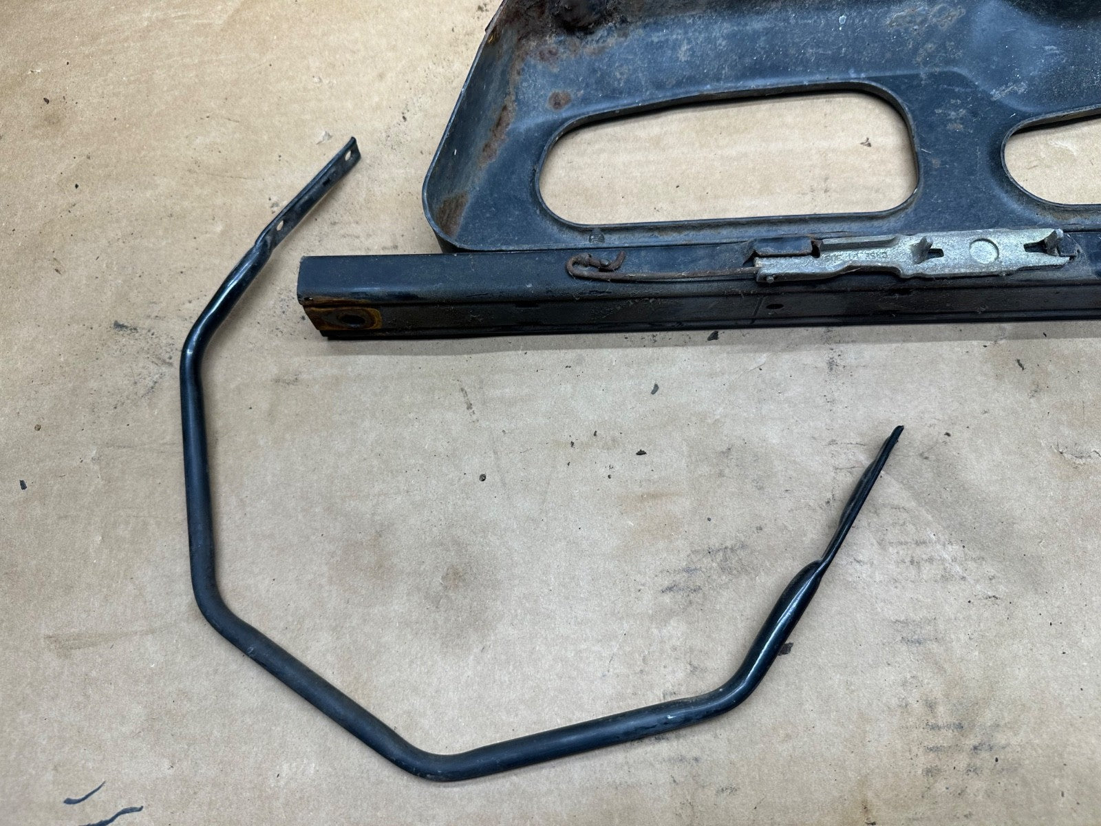 91-95 Driver Side Left Jeep Wrangler YJ Front SEAT MOUNT BRACKET Slider Mounting