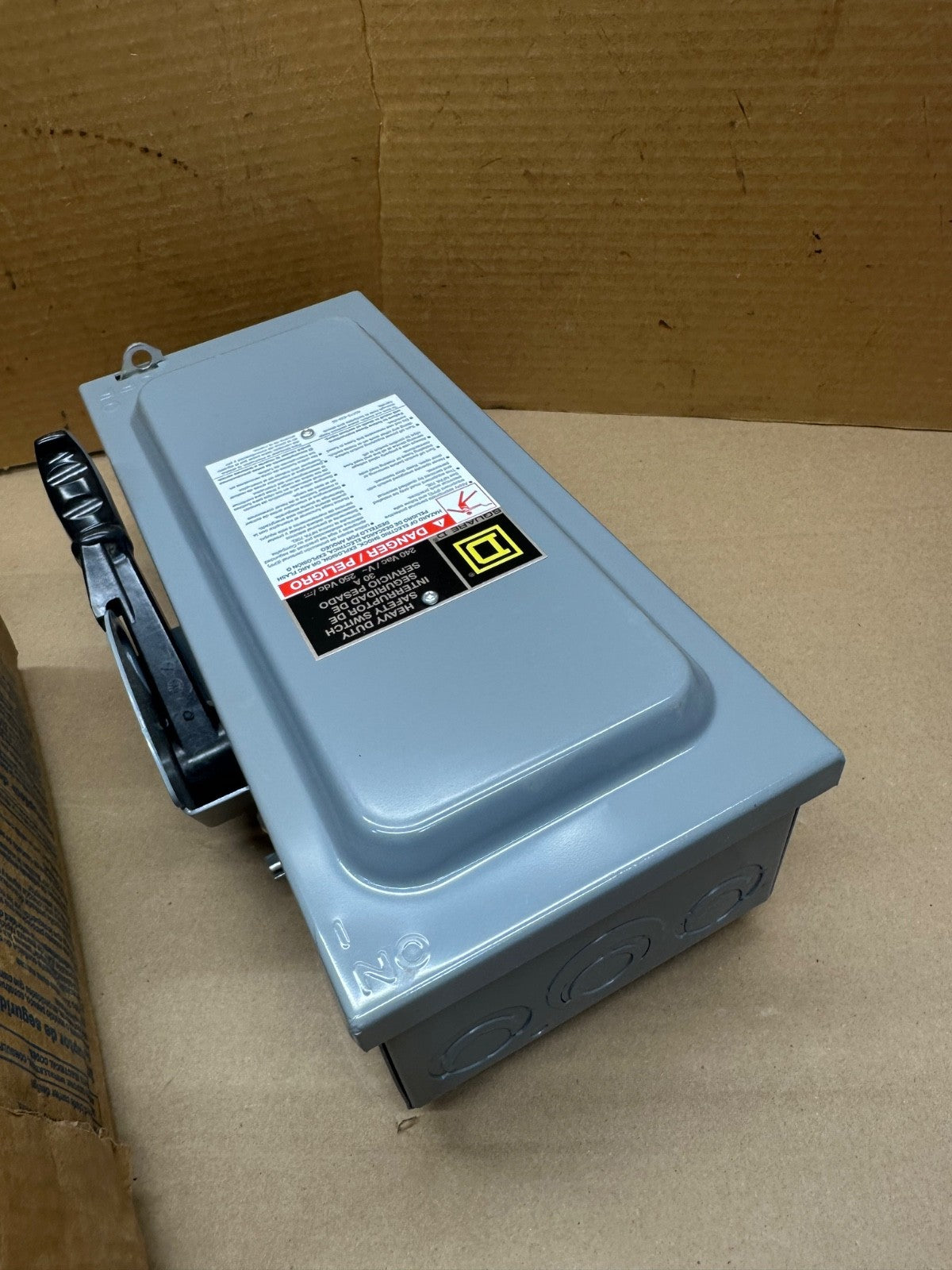 New Square D H221NRB Disconnect 30 Amp 240V 2P 3W 3R Rainproof Fusible