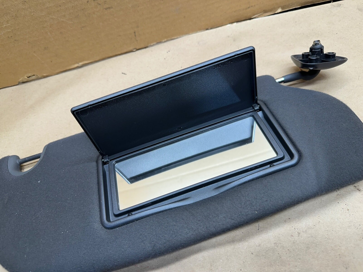 2006-2011 FORD CROWN VICTORIA OEM BLACK Passenger SUN VISOR VIC Factory Right