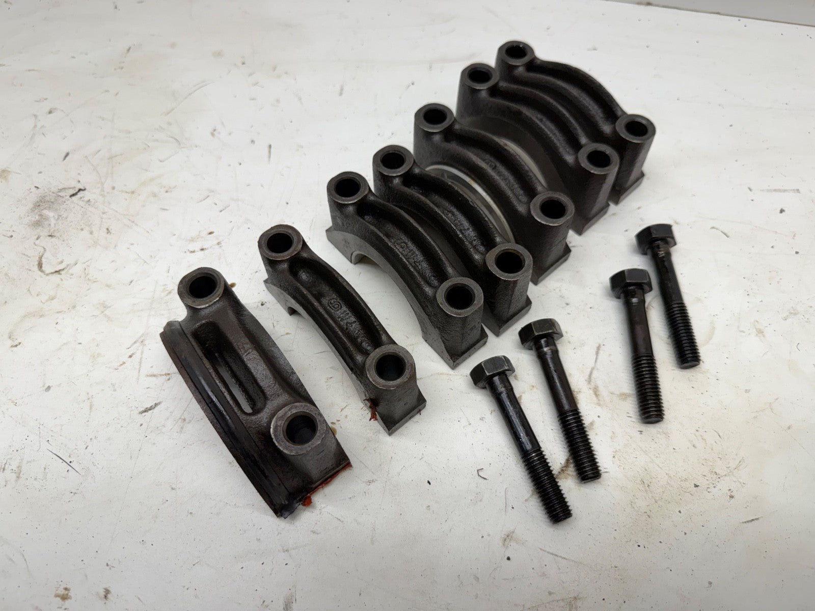 Jeep 4.2L AMC Crankshaft Main Bearing Caps Set CJ 7 YJ Wrangler Crank Cap 4.2 L