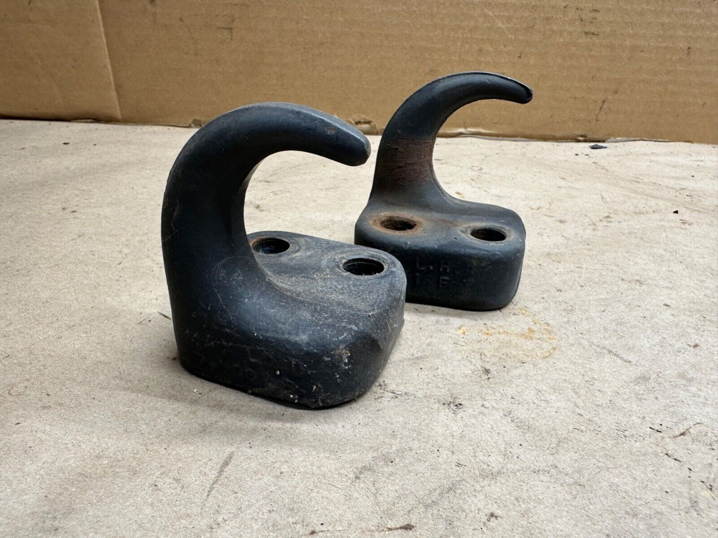 97-06 Jeep Wrangler TJ LJ OEM Factory Front Tow Hooks NO Bolts Towhook Pair Hook