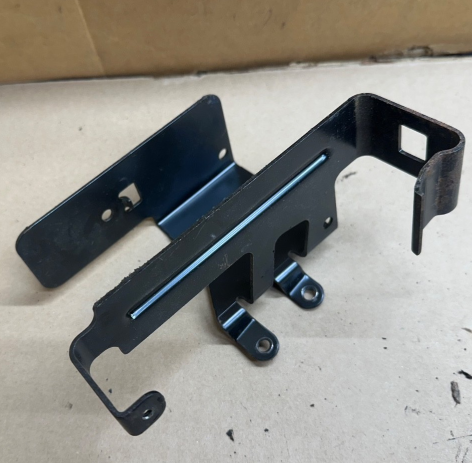 Jeep Wrangler TJ 97-06 Dash Bulkhead Mount Bracket Factory Fuse Under Behind OEM