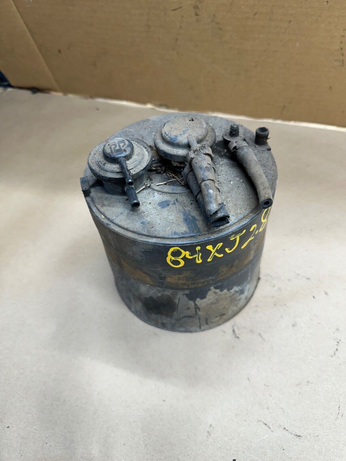 84-86 Jeep Cherokee XJ Comanche MJ OEM GM 2.8L V6 Charcoal Evap Canister Can