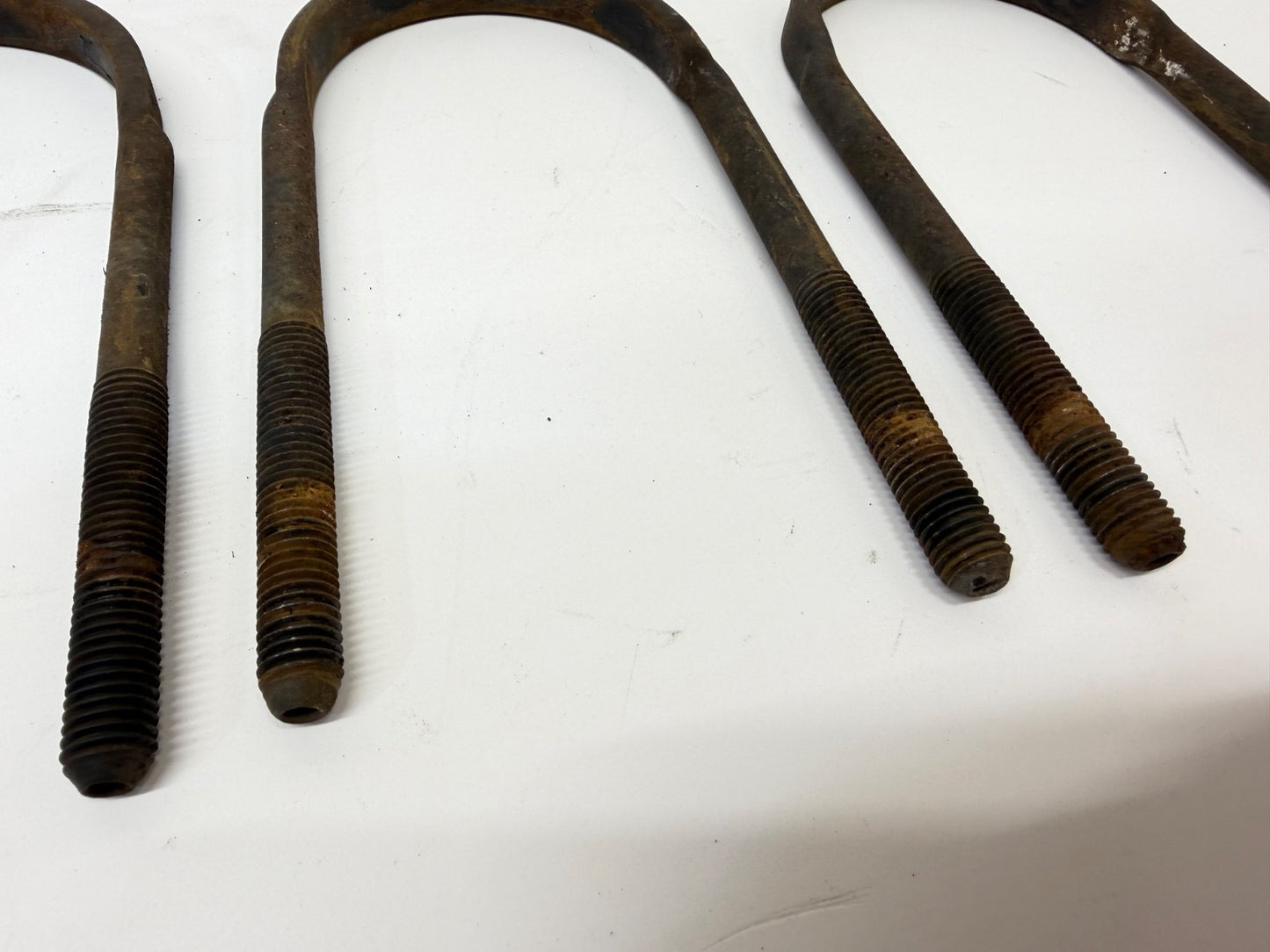 USED OEM 96-01 Ford Explorer 8.8 Axle U bolts Bolt U-Bolts Axle Mount Factory OE