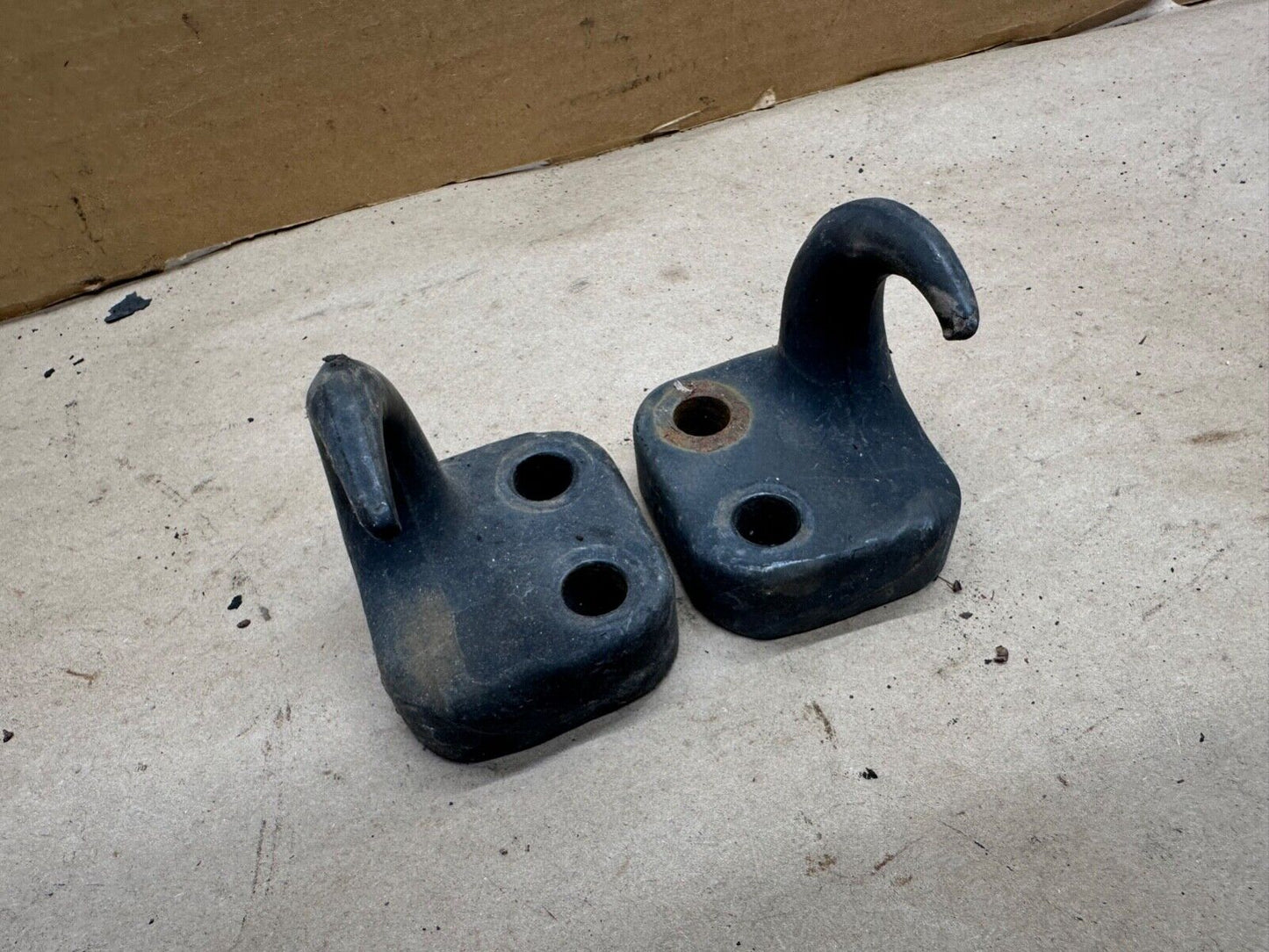 97-06 Jeep Wrangler TJ LJ OEM Factory Front Tow Hooks NO Bolts Towhook Pair Hook