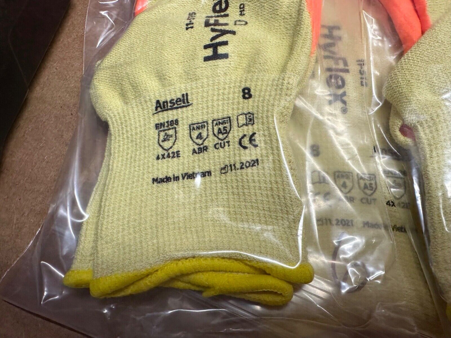 7 PAIRS Hyflex 11-515 Cut Resistant Gloves High Visibility Nitrile Coated Size 8